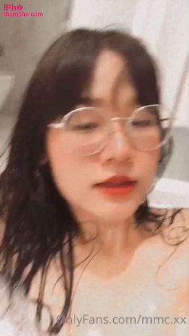 Gái kính cân quay cảnh tắm bồn @mmc.xx - Onlyfans Leak Video