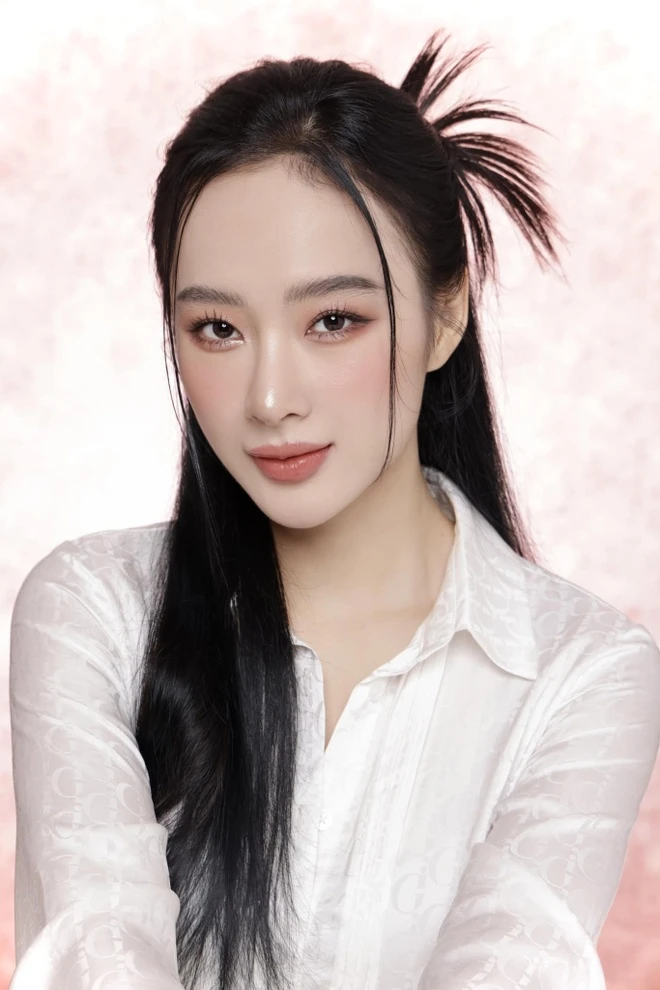 Angela Phương trinh