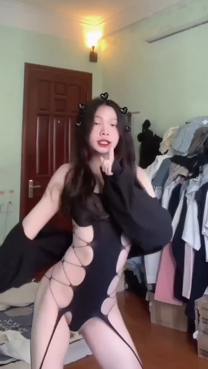 Em teen dâm đãng nhảy sexy 